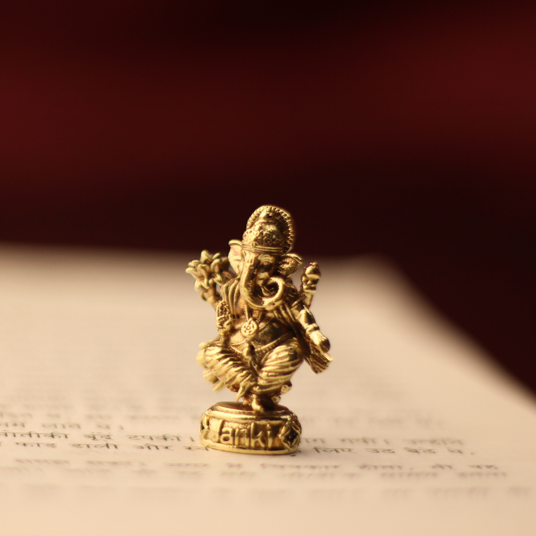 Shri Vinayaka Ganeshji Idol/Murti in Pure Brass