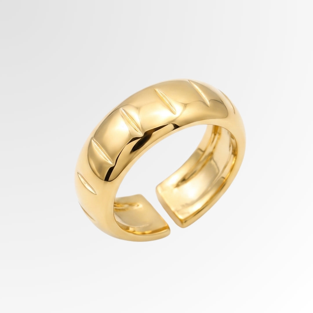 Clove Ring
