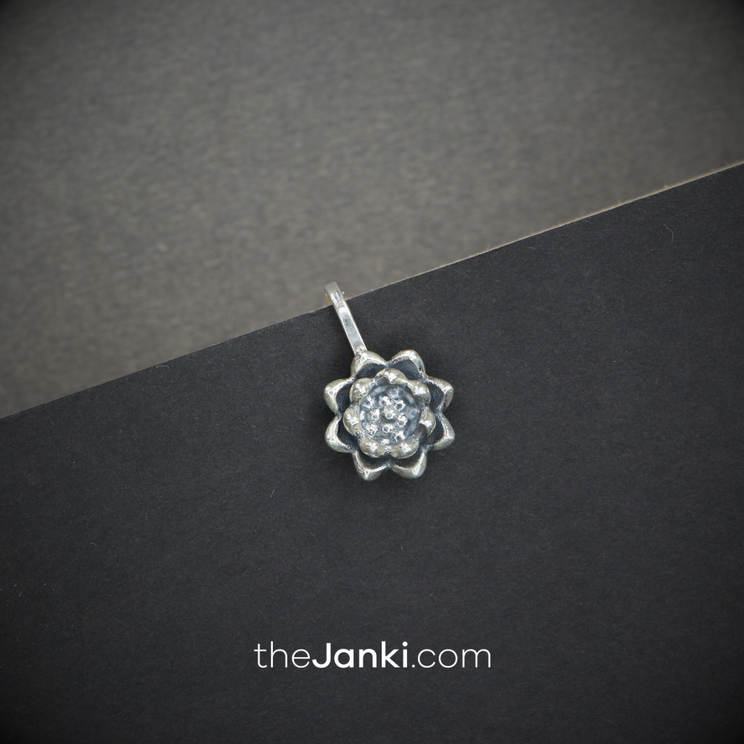 Janki Antique Sunflower Nosepin