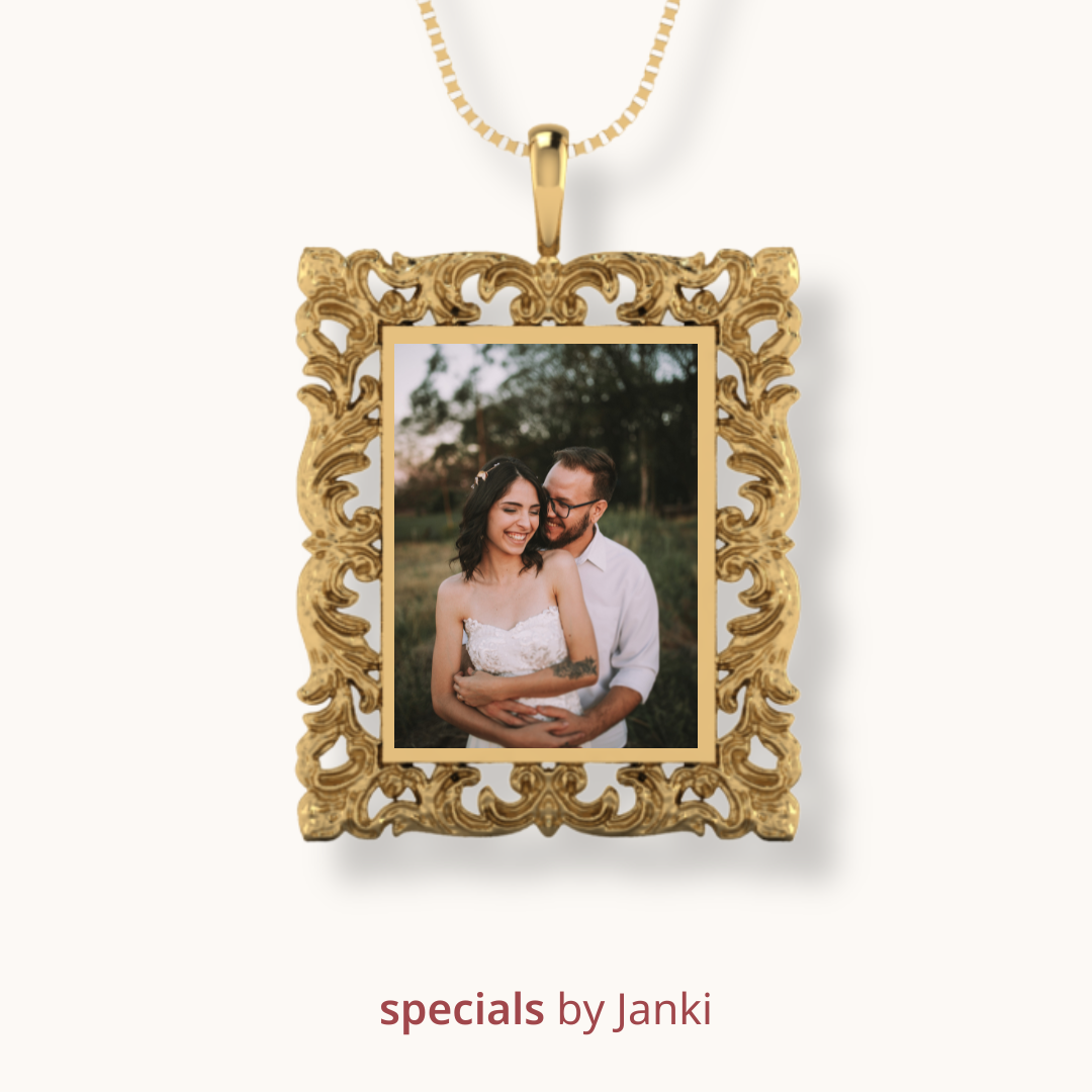 Victorian Keepsake Photo Pendant